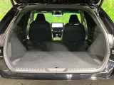 後席を格納すると、これだけの広さが!シーンに合わせたシートアレンジで、大きな荷物も積むことが出来ます♪