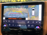 【パノラミックビューモニター】専用のカメラにより、上から見下ろしたような視点で360度クルマの周囲を確認することができます☆死角部分も確認しやすく、狭い場所での切り返しや駐車もスムーズに行えます。