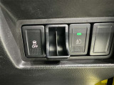 【横滑り防止機能】 車両走行安定補助システム搭載  車が横滑りしそうになった際に、横滑りを防ぐ安全装備が付いています。