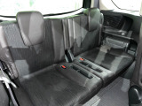3列目シートはもちろん状態良好☆大人でもゆったりと座って頂けますので、大人数でのお出かけもラクラクです♪ご家族で、気の知れた仲間で、ドライブに行くのが楽しみですね♪
