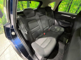 後部座席も気になるようなキズ・汚れやへたり等、大きなダメージはなく、良好な状態です。