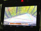 【バックカメラ】駐車時に後方がリアルタイム映像で確認できます。大型商業施設や立体駐車場での駐車時や、夜間のバック時に大活躍!運転スキルに関わらず、今や必須となった装備のひとつです!