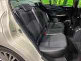 後部座席も気になるようなキズ・汚れやへたり等、大きなダメージはなく、良好な状態です。