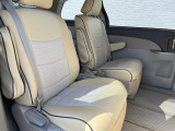 後部座席も気になるようなキズ・汚れやへたり等、大きなダメージはなく、良好な状態です。
