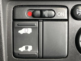 【パワースライドドア】スマートキーや運転席のスイッチでスライドドアの開閉が可能♪電動だから力を入れてドアを開ける必要が無く、小さいお子様でも、重い荷物を持っている時もラクに開け閉めできます♪