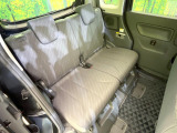 後部座席も気になるようなキズ・汚れやへたり等、大きなダメージはなく、良好な状態です。