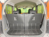 普段のお買い物や通勤、送迎等に十分な荷室スペースを確保しております。セカンドシートを倒すと、大きな荷物の積載も可能です♪