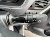 【オートライト】は、付け忘れや消し忘れを防ぐことができます。高速道路などのトンネルなどにも役立ちます♪