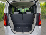 普段のお買い物や通勤、送迎等に十分な荷室スペースを確保しております。セカンドシートを倒すと、大きな荷物の積載も可能です♪