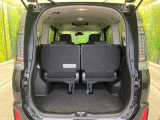 普段のお買い物や通勤、送迎等に十分な荷室スペースを確保しております。セカンドシートを倒すと、大きな荷物の積載も可能です♪