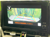 【バックカメラ】駐車時に後方がリアルタイム映像で確認できます。大型商業施設や立体駐車場での駐車時や、夜間のバック時に大活躍!運転スキルに関わらず、今や必須となった装備のひとつです!
