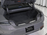 トランク容量は358L。ゴルフバッグもサイズによって2つ積んでいただけます。