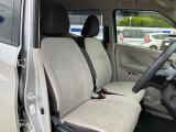 運転席は広々していて、シートは座り心地が良いので自分だけのくつろぎ空間が広がっています!