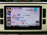 純正品の地デジTV対応のSDナビです。遠出や初めての場所でも安心ですね。