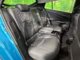 後部座席も気になるようなキズ・汚れやへたり等、大きなダメージはなく、良好な状態です。