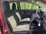 運転席シート廻りは使用感も少なく、良好な状態となっています。前オーナー様が丁寧に使っていたことがよくわかりますね。