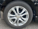 【純正ホイール】外観にマッチした純正アルミホイールを装着しております。