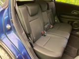 後部座席も気になるようなキズ・汚れやへたり等、大きなダメージはなく、良好な状態です。