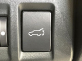 【パワーバックドア】スマートキーや運転席のボタンを押すだけでリアゲートが自動で開閉します!荷物を持っている時や、高い位置にあるバックドアを閉める際に便利な機能です♪