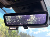 【デジタルインナーミラー】後席の大きな荷物や同乗者で後方が確認しづらい時でも安心!カメラが撮影した車両後方の映像をルームミラー内に表示。クリアな視界で状況の確認が可能です!