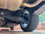 お車を安心してお乗りいただく為には、足回りの定期点検が欠かせません。サービスサポート(有償保証)では無料点検もご提供しており、安心のカーライフをお過ごしいただけるサポート体制が整っています。