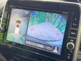 【アラウンドビューモニター】専用のカメラにより、上から見下ろしたような視点で360度クルマの周囲を確認することができます☆死角部分も確認しやすく、狭い場所での切り返しや駐車もスムーズに行えます。