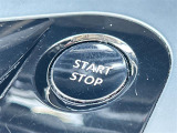 【 スマートキー・プッシュスタート 】鍵を挿さずにポケットに入れたまま鍵の開閉、エンジンの始動まで行えます。