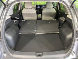 普段のお買い物や通勤、送迎等に十分な荷室スペースを確保しております。セカンドシートを倒すと、大きな荷物の積載も可能です♪