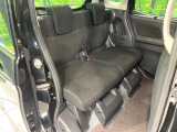 後部座席も気になるようなキズ・汚れやへたり等、大きなダメージはなく、良好な状態です。