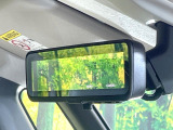 【デジタルルームミラー】後席の大きな荷物や同乗者で後方が確認しづらい時でも安心!カメラが撮影した車両後方の映像をルームミラー内に表示。クリアな視界で状況の確認が可能です!