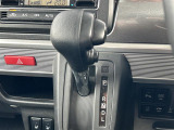 【 シフト 】シフトも操作しやすく快適なドライブを楽しんでいただけます。