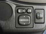 電動格納ミラーを装備しております。