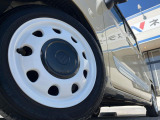 【純正14インチアルミホイール】外観にマッチした純正アルミホイールを装着しております。各種社外アルミホイールや、スタッドレスタイヤも取扱いしております。是非ご相談ください♪