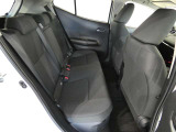 後部座席も当然、綺麗・清潔に仕上げております。内装の綺麗なお車は気持ちが良いですね。