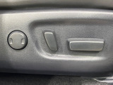 【パワーシート】スイッチ一つで簡単にシートの微調整が可能!電動だから力もいりません!快適なシートポジションにセットして、快適なドライブをお楽しみください。