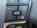 アクセルを踏まなくても設定した速度で走行可能なオートクルーズコントロールを装備しています!ロングドライブでも運転が楽になります。ブレーキやシフト操作でも解除可能です!