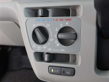 使いやすいレイアウトの空調スイッチ類です。スイッチも大きく、気温に合わせて直感的に操作できそうですね。操作もしやすく、車内をいつでも快適に保てます。