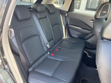 後部座席も気になるようなキズ・汚れやへたり等、大きなダメージはなく、良好な状態です。