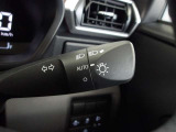 オートライト機能装備です!車外の明るさに応じて、自動的にライトの点灯・消灯をしてくれます♪