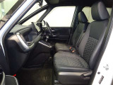 フロントシートです。シートは車両から取り外して徹底洗浄!安心してお座りいただけます!
