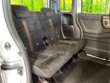 後部座席も気になるようなキズ・汚れやへたり等、大きなダメージはなく、良好な状態です。
