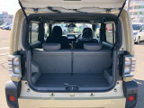 トランク(荷室)です!セカンドシートを折りたたむと長い荷物も収納できます。