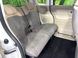 後部座席も気になるようなキズ・汚れやへたり等、大きなダメージはなく、良好な状態です。