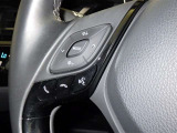 ステアリングスイッチ装備!運転しながら手元でオーディオの操作などができます。