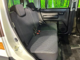 後部座席も気になるようなキズ・汚れやへたり等、大きなダメージはなく、良好な状態です。