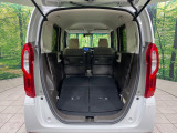 後席を格納すると、これだけの広さが!シーンに合わせたシートアレンジで、大きな荷物も積むことが出来ます♪