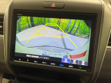 【バックカメラ】駐車時に後方がリアルタイム映像で確認できます。大型商業施設や立体駐車場での駐車時や、夜間のバック時に大活躍!運転スキルに関わらず、今や必須となった装備のひとつです!