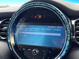 ●Apple Car Play:スマホとの有線接続で、ナビ・オーディオ再生などスマホのアプリ機能が画面でも使える便利機能です!