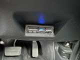 【ETC】有料道路を利用する際に料金所で停止することなく通過できる、ETC車載器(ノンストップ自動料金収受システム機器)が装備されています。セットアップを行うことで利用可能になります。