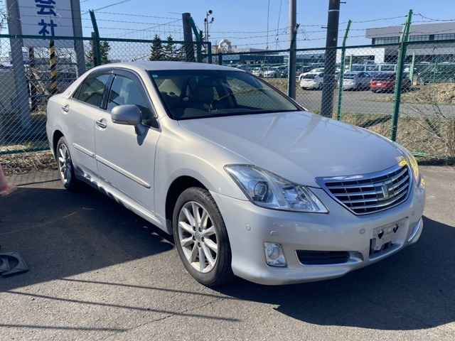 クラウン 3.0 ロイヤルサルーン i-Four Uパッケージ 4WD 純正ナビ・バックカメラ・本...